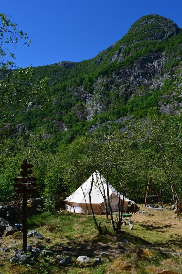 Hostel Hardanger Basecamp Osa Exterior foto