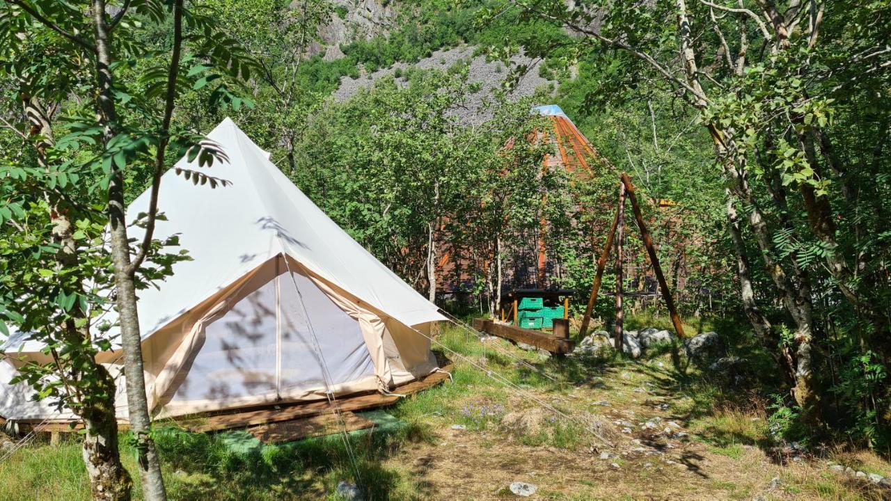 Hostel Hardanger Basecamp Osa Exterior foto