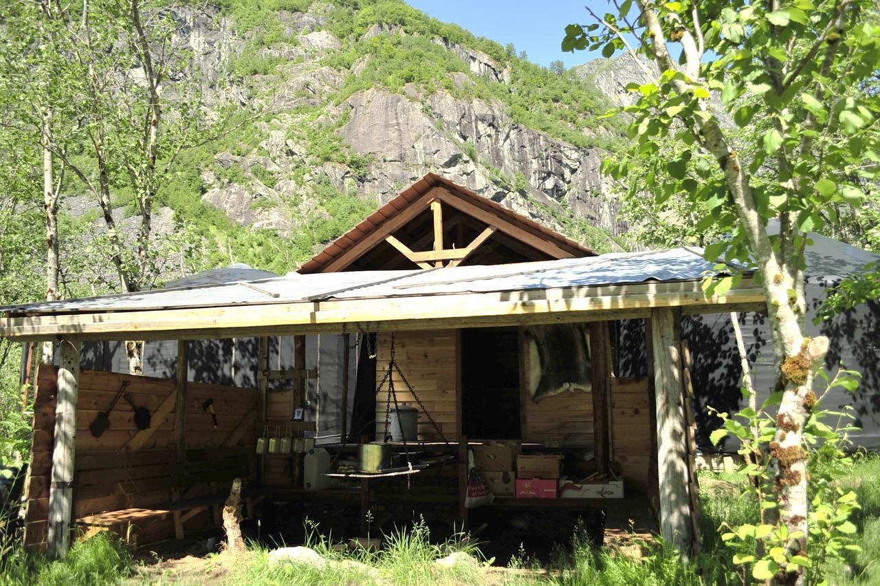Hostel Hardanger Basecamp Osa Exterior foto
