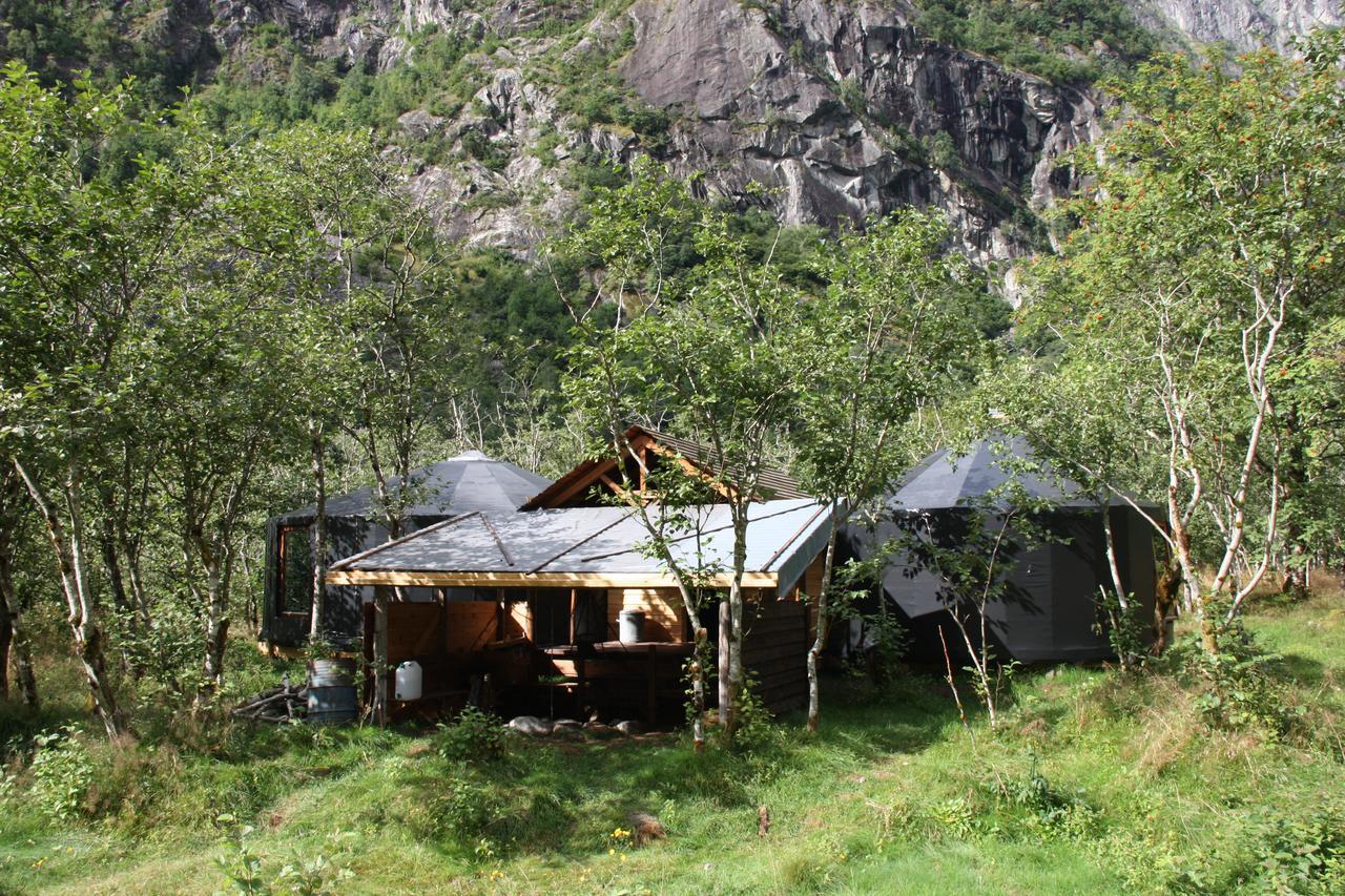 Hostel Hardanger Basecamp Osa Exterior foto