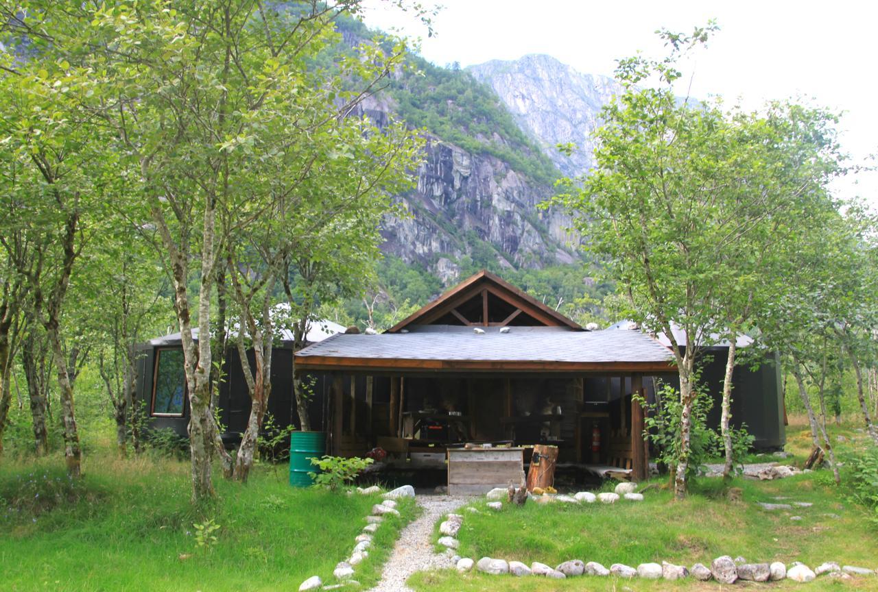 Hostel Hardanger Basecamp Osa Exterior foto