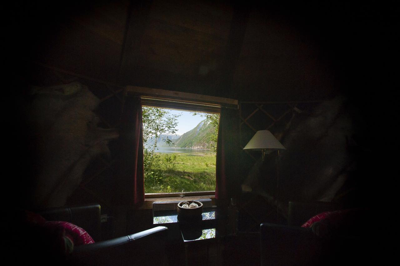 Hostel Hardanger Basecamp Osa Exterior foto